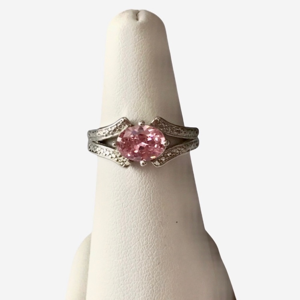 Silver Fashion Ring With Pink Stone